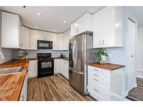 124 Macewan Glen Close Nw, Calgary, AB - Indoor Photo Showing Kitchen