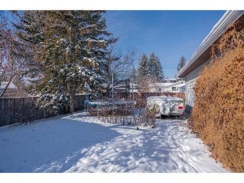 312 Silverthorn Way Nw, Calgary, AB - Outdoor