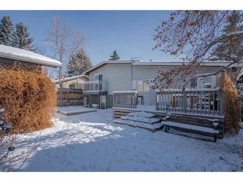 312 Silverthorn Way Nw, Calgary, AB - Outdoor With Deck Patio Veranda