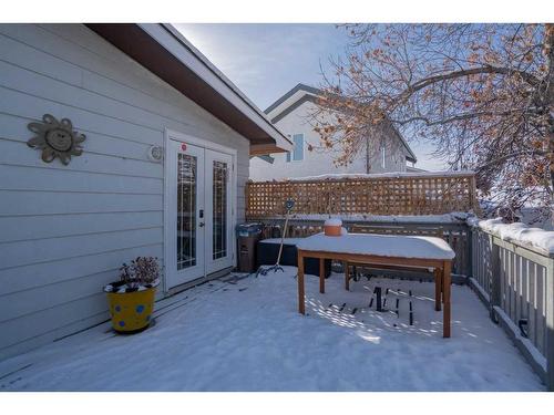 312 Silverthorn Way Nw, Calgary, AB - Outdoor With Exterior