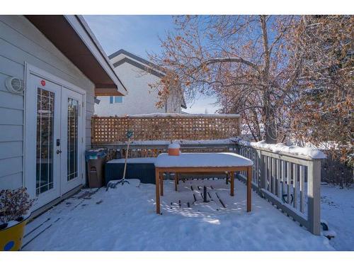 312 Silverthorn Way Nw, Calgary, AB - Outdoor