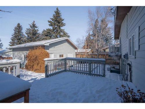 312 Silverthorn Way Nw, Calgary, AB - Outdoor With Exterior