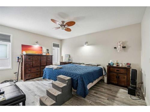 4 Madison Court, Strathmore, AB - Indoor Photo Showing Bedroom