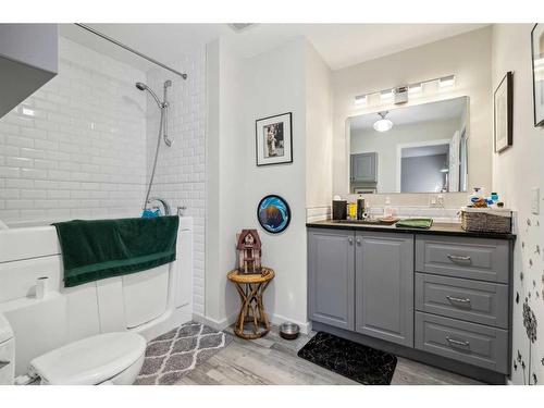 4 Madison Court, Strathmore, AB - Indoor Photo Showing Bathroom