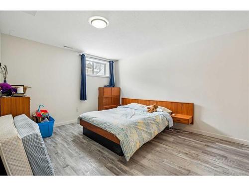 4 Madison Court, Strathmore, AB - Indoor Photo Showing Bedroom