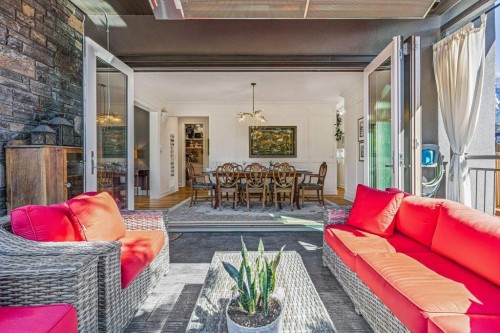 930 9 Street, Canmore, AB - Indoor Photo Showing Living Room