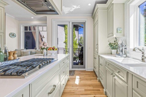930 9 Street, Canmore, AB - Indoor Photo Showing Bathroom