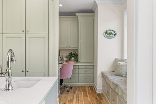 930 9 Street, Canmore, AB - Indoor Photo Showing Bathroom