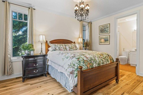 930 9 Street, Canmore, AB - Indoor Photo Showing Bedroom