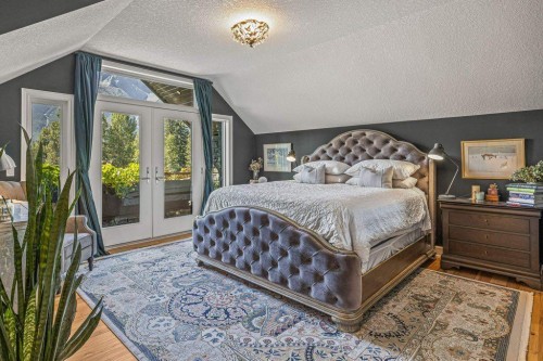 930 9 Street, Canmore, AB - Indoor Photo Showing Bedroom