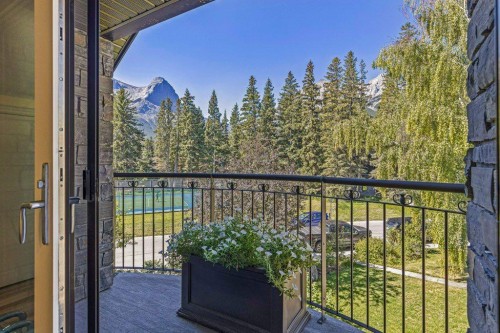 930 9 Street, Canmore, AB - Outdoor