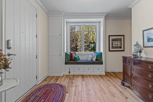 930 9 Street, Canmore, AB - Indoor Photo Showing Other Room