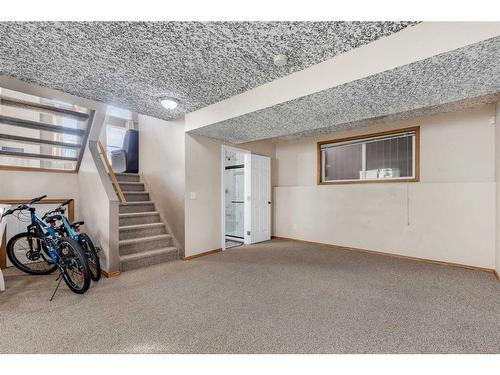 34 Covehaven Rise Ne, Calgary, AB - Indoor Photo Showing Other Room