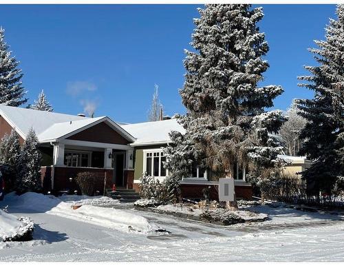 2917 Lathom Crescent Sw, Calgary, AB - Outdoor With Facade