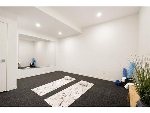 2016 53 Avenue Sw, Calgary, AB - Indoor Photo Showing Other Room