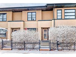 157 Aspen Hills Villas SW Calgary, AB T3H 0H7