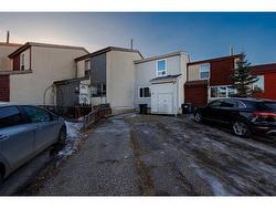 9 Penworth Close SE Calgary, AB T2A 5N4