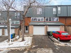 7 Brae Glen Court SW Calgary, AB T2W 1B6