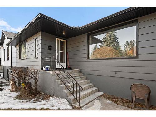 331 47 Avenue Sw, Calgary, AB - Outdoor With Exterior