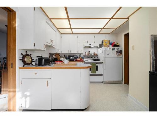 331 47 Avenue Sw, Calgary, AB - Indoor Photo Showing Kitchen