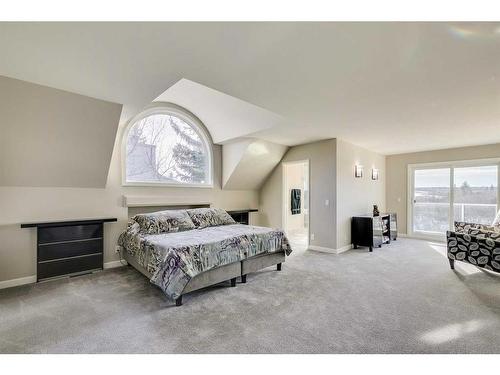 42 Woodhaven Crescent Sw, Calgary, AB - Indoor Photo Showing Bedroom