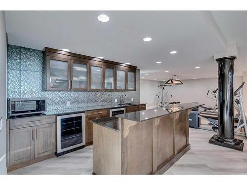 42 Woodhaven Crescent Sw, Calgary, AB - Indoor Photo Showing Kitchen