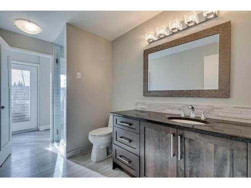 42 Woodhaven Crescent Sw, Calgary, AB - Indoor Photo Showing Bathroom