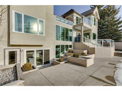 42 Woodhaven Crescent Sw, Calgary, AB - Outdoor