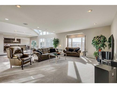 42 Woodhaven Crescent Sw, Calgary, AB - Indoor Photo Showing Living Room