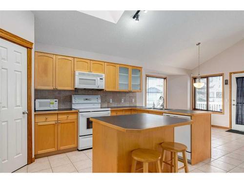 162 Rocky Ridge Circle Nw, Calgary, AB - Indoor Photo Showing Kitchen