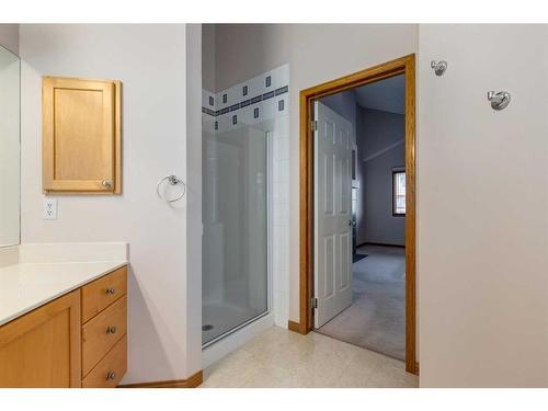 162 Rocky Ridge Circle Nw, Calgary, AB - Indoor Photo Showing Bathroom