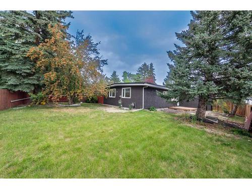 5655 Dalhousie Drive Nw, Calgary, AB - Outdoor With Backyard