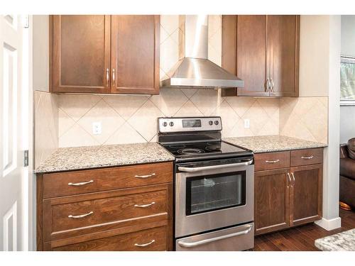 11 Evansview Road Nw, Calgary, AB - Indoor Photo Showing Kitchen