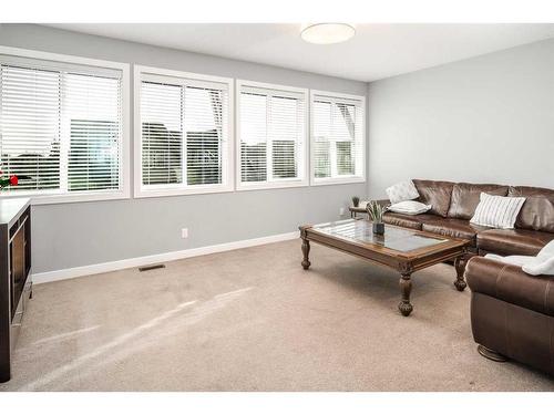 11 Evansview Road Nw, Calgary, AB - Indoor Photo Showing Living Room