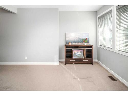 11 Evansview Road Nw, Calgary, AB - Indoor