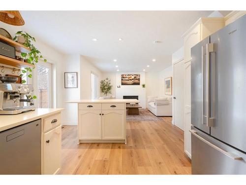 52 Sundown Way Se, Calgary, AB - Indoor Photo Showing Kitchen