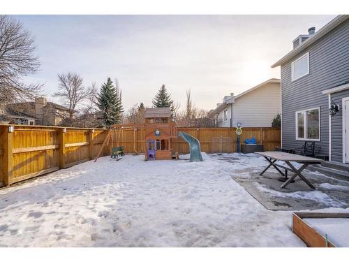 52 Sundown Way Se, Calgary, AB - Outdoor