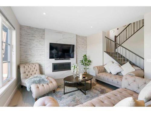 185 Carringvue Manor Nw, Calgary, AB - Indoor Photo Showing Living Room