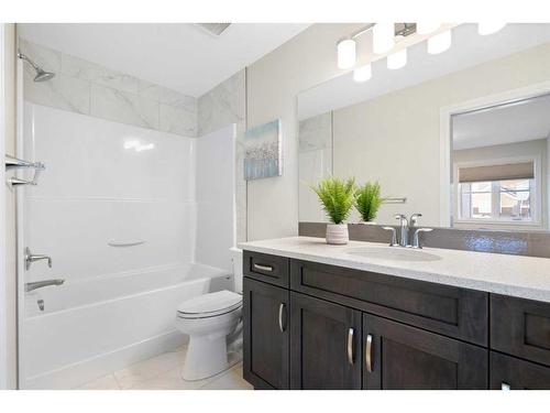 185 Carringvue Manor Nw, Calgary, AB - Indoor Photo Showing Bathroom