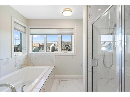 185 Carringvue Manor Nw, Calgary, AB - Indoor Photo Showing Bathroom