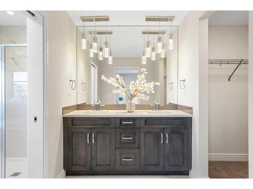 185 Carringvue Manor Nw, Calgary, AB - Indoor Photo Showing Bathroom