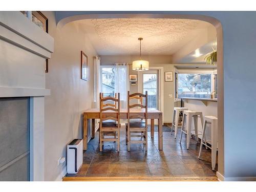 2517 20 Street Sw, Calgary, AB - Indoor Photo Showing Dining Room