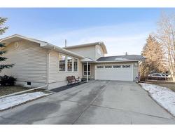 6611 Dalrymple Way NW Calgary, AB T3A 1S1