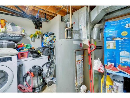 3812 49 Street Ne, Calgary, AB - Indoor Photo Showing Laundry Room