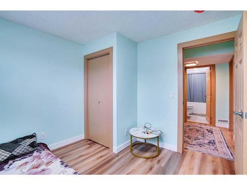 3812 49 Street Ne, Calgary, AB - Indoor Photo Showing Bedroom