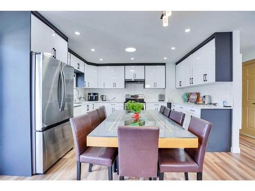 3812 49 Street Ne, Calgary, AB - Indoor Photo Showing Dining Room