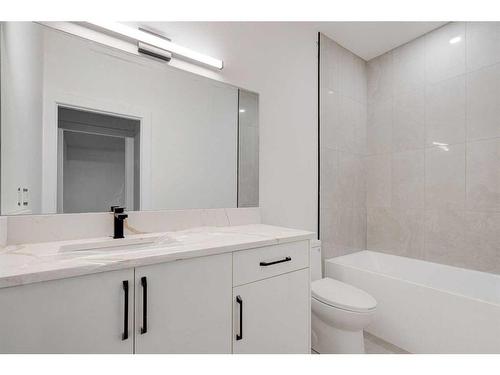 8127 Bowglen Road Nw, Calgary, AB - Indoor Photo Showing Bathroom