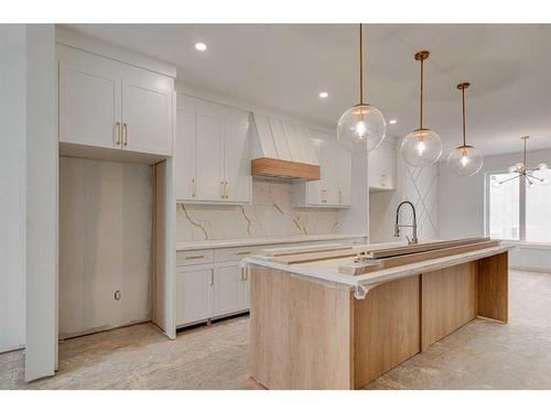 8127 Bowglen Road Nw, Calgary, AB - Indoor Photo Showing Kitchen