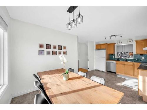 22 Dover Mews Se, Calgary, AB - Indoor