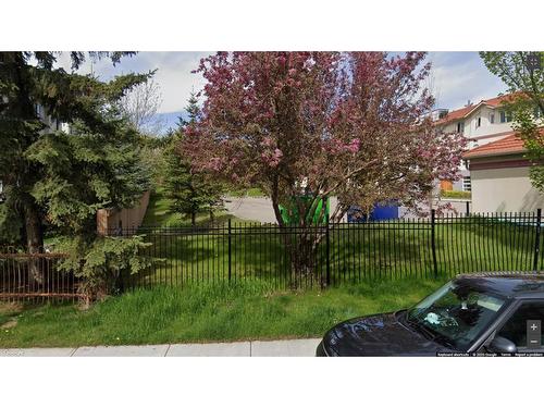 22 Dover Mews Se, Calgary, AB - Outdoor